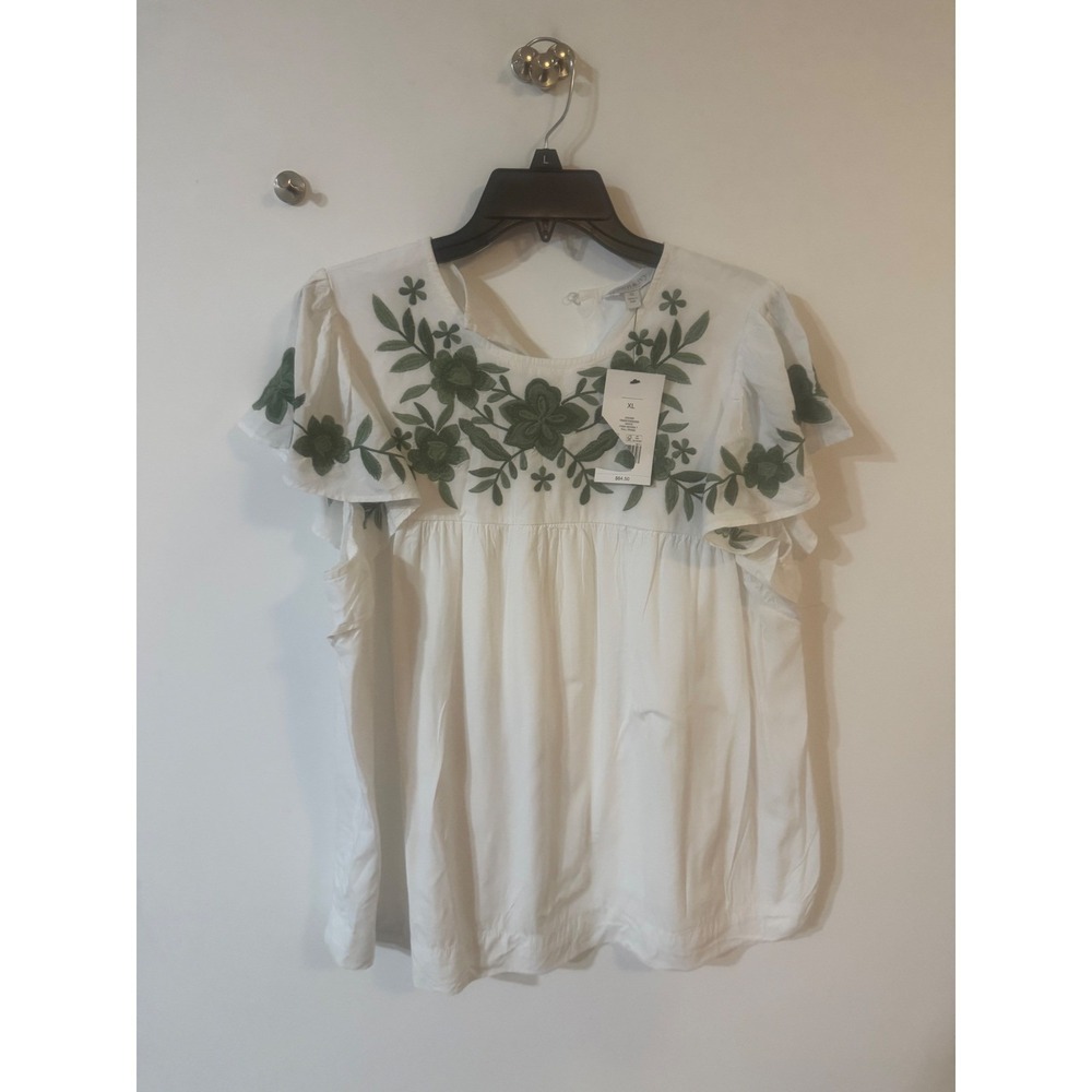 Crown & Ivy Womens XL White Green Floral Embroidered Flutter Sleeve Babydoll Top